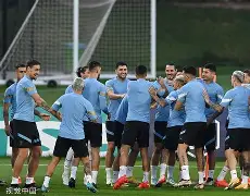 世预赛苏亚雷斯哑火 乌拉圭进球被吹0